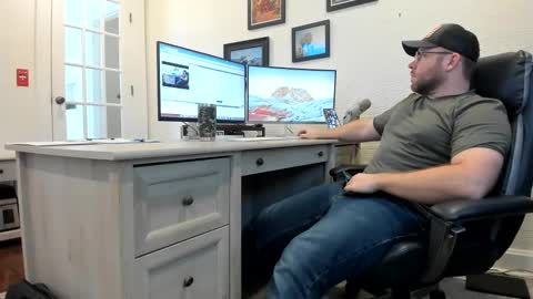 Snapshot of boredhorndog chatting on February 2025 04:14:02 PM Boredhorndog online show from February 2025 04:14:02 PM