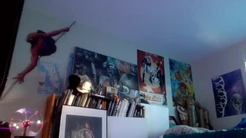 Bottomboo7 online show from October 2025 12:03:01 PM