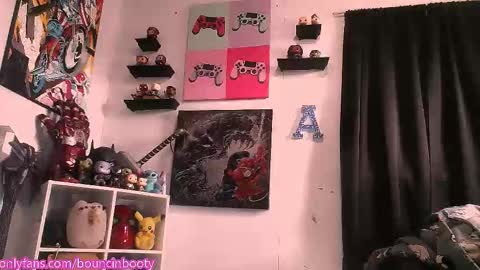 Snapshot of bouncinbooty chatting on March 2026 08:30:01 PM Pumpkin Butt online show from March 2026 08:30:01 PM