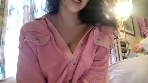 Snapshot of bouncyqueenmajesty chatting on March 2025 06:32:01 PM Bouncy Queen Majesty online show from March 2025 06:32:01 PM