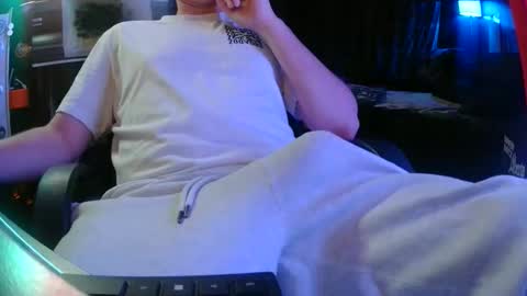 Bowerboi1217 online show from December 2025 02:08:02 AM