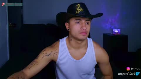 boy_nauthy online show from October 2025 06:38:01 AM