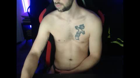 boy_t0y89 online show from December 2024 06:44:02 AM