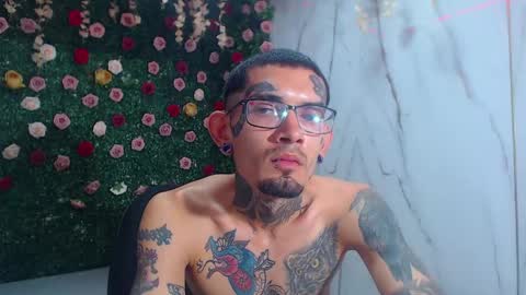 boy_tatto77 online show from April 2026 06:25:01 PM