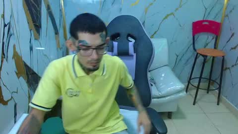 boy_tatto77 online show from May 2026 11:48:02 AM