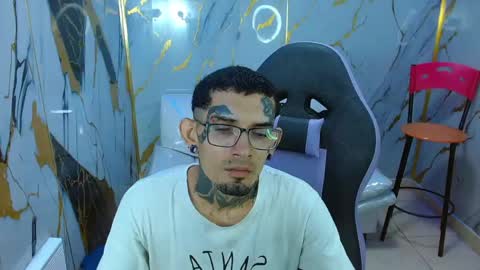 boy_tatto77 online show from May 2026 11:28:01 AM