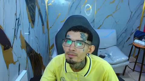 boy_tatto77 online show from May 2026 11:42:02 AM