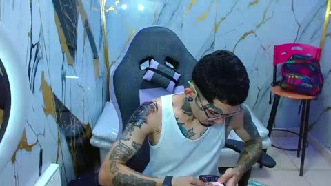 boy_tatto77 online show from May 2026 11:16:02 AM