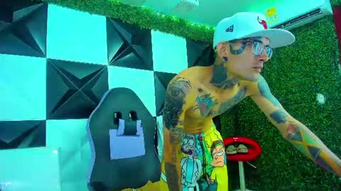 boy_tatto77 online show from June 2026 09:48:01 PM