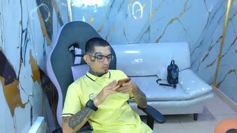 boy_tatto77 online show from June 2026 12:44:02 AM