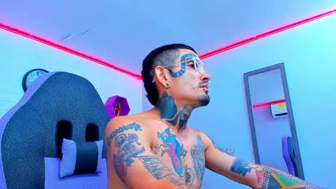 boy_tatto777 online show from September 2025 04:54:02 PM