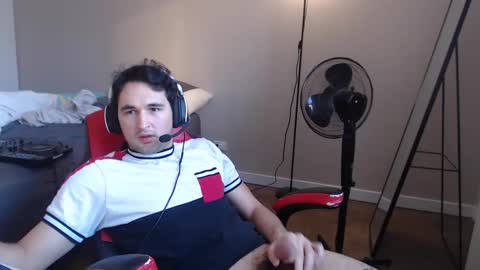 Snapshot of boybigcocks chatting on December 2024 07:39:02 PM For business or to fuck me contact me boybigcocks Follow my OF online show from December 2024 07:39:02 PM