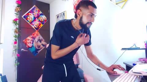 Snapshot of boybunnyerotic chatting on September 2025 04:43:02 PM boybunnyerotic online show from September 2025 04:43:02 PM