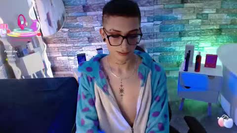 boyfox_tay online show from September 2025 04:16:01 AM