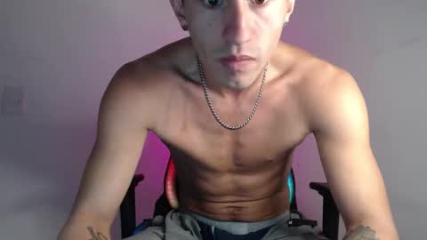 Felipe  online show from December 2025 03:33:02 AM