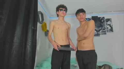 boys4hot_777 online show from March 2025 06:39:02 PM