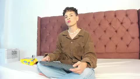 ALEX - TAYLER  -MIKE online show from July 2026 07:05:02 PM