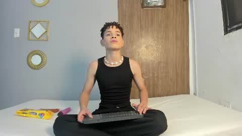 ALEX - TAYLER  -MIKE online show from July 2026 07:05:01 PM