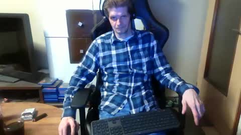 Snapshot of bponie1 chatting on December 2024 01:34:01 AM bponie1 online show from December 2024 01:34:01 AM