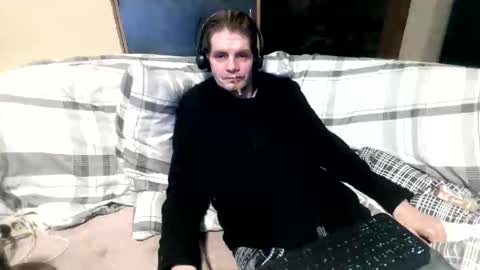 Snapshot of bponie1 chatting on November 2025 03:59:02 AM bponie1 online show from November 2025 03:59:02 AM