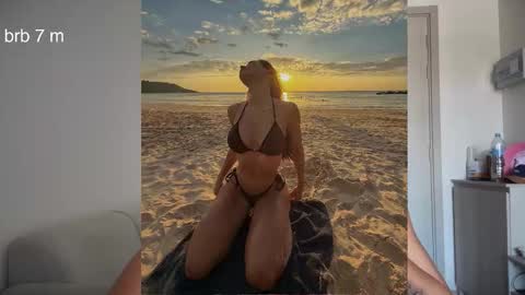 Lana  online show from February 2026 02:04:01 AM