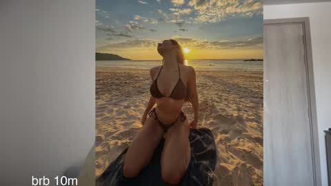 Lana  online show from February 2026 03:21:02 AM