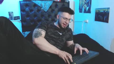 brad hot boy online show from November 2025 06:19:01 PM