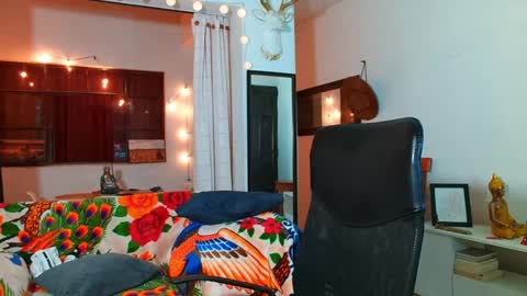 Bradley Martinez online show from February 2025 04:05:01 AM