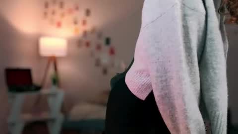 Snapshot of branchwithflowers chatting on October 2025 11:55:01 AM Lilly online show from October 2025 11:55:01 AM