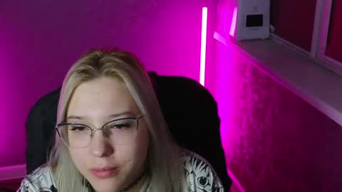 Snapshot of brandy__stars chatting on December 2024 02:06:02 AM Belle online show from December 2024 02:06:02 AM