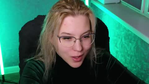 Snapshot of brandy__stars chatting on December 2024 01:20:02 AM Belle online show from December 2024 01:20:02 AM