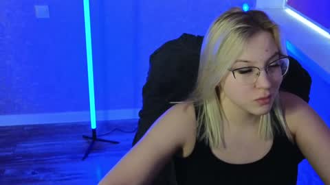 Snapshot of brandy__stars chatting on January 2025 04:28:02 AM Belle online show from January 2025 04:28:02 AM