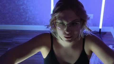 Snapshot of brandy__stars chatting on January 2025 05:21:02 AM Belle online show from January 2025 05:21:02 AM