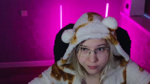 Snapshot of brandy__stars chatting on February 2025 02:00:01 AM Belle online show from February 2025 02:00:01 AM