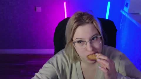 Snapshot of brandy__stars chatting on February 2025 03:07:01 AM Belle online show from February 2025 03:07:01 AM