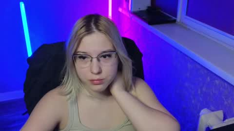 Snapshot of brandy__stars chatting on February 2025 01:05:01 AM Belle online show from February 2025 01:05:01 AM