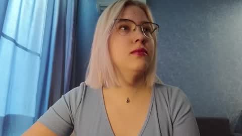 Snapshot of brandy__stars chatting on October 2025 03:09:02 AM Belle online show from October 2025 03:09:02 AM