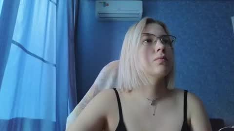 Snapshot of brandy__stars chatting on October 2025 03:18:02 AM Belle online show from October 2025 03:18:02 AM