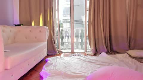   online show from February 2025 03:36:02 PM