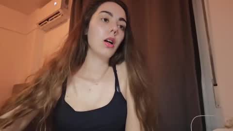 Snapshot of bratty_bun chatting on December 2024 09:17:01 PM Annie online show from December 2024 09:17:01 PM