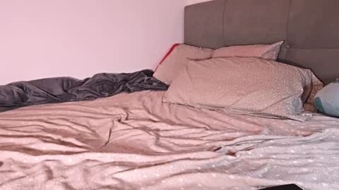 Snapshot of bratty_bun chatting on January 2025 10:02:01 PM Annie online show from January 2025 10:02:01 PM