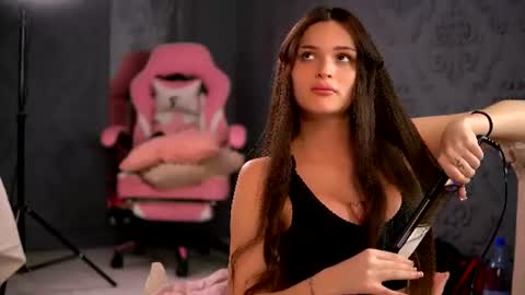 Scarlet online show from July 2026 03:54:02 AM