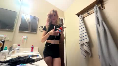 bray19509 online show from December 2025 07:09:01 PM