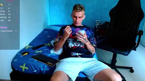 Snapshot of bray_hotboy chatting on January 2025 07:39:01 PM Bray Hotboy online show from January 2025 07:39:01 PM