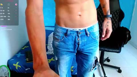 Snapshot of bray_hotboy chatting on February 2025 04:00:01 PM Bray Hotboy online show from February 2025 04:00:01 PM