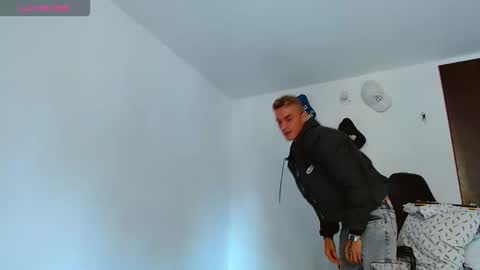 Snapshot of bray_hotboy chatting on October 2025 03:43:01 PM Bray Hotboy online show from October 2025 03:43:01 PM