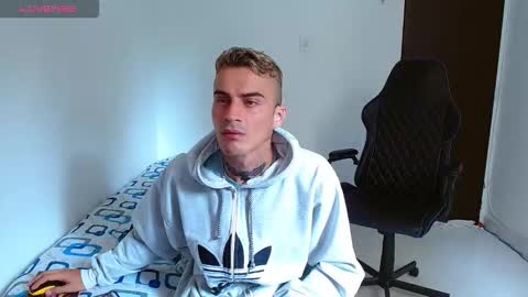 Snapshot of bray_hotboy chatting on October 2025 03:44:02 PM Bray Hotboy online show from October 2025 03:44:02 PM