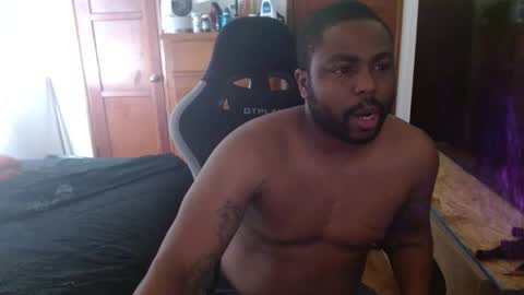 Breadw1nnah online show from April 2026 07:11:02 PM