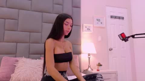 Bree  online show from February 2025 12:00:02 PM