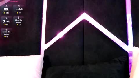 Zeline online show from December 2025 06:01:02 PM